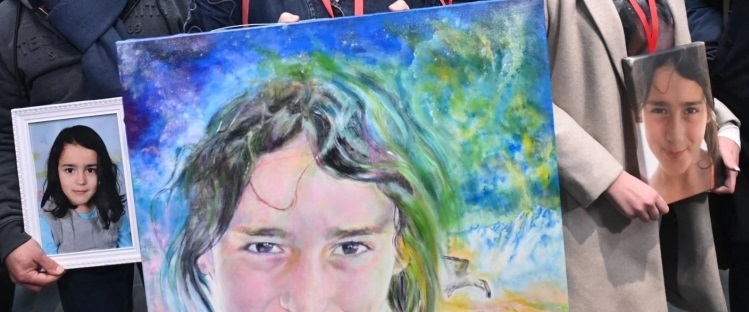 “سفّاح فرنسي” يعيش حياة باذخة بالحبس