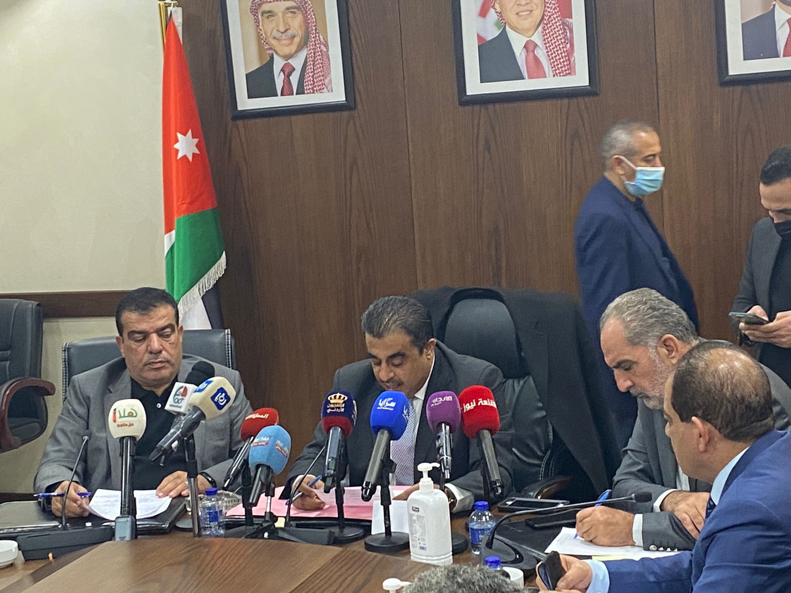 بشأن انقطاع التيار الكهربائي.. 6 توصيات