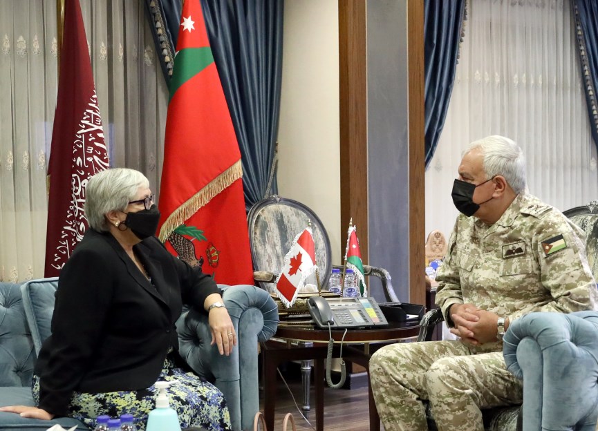 الحنيطي يستقبل السفيرة الكندية