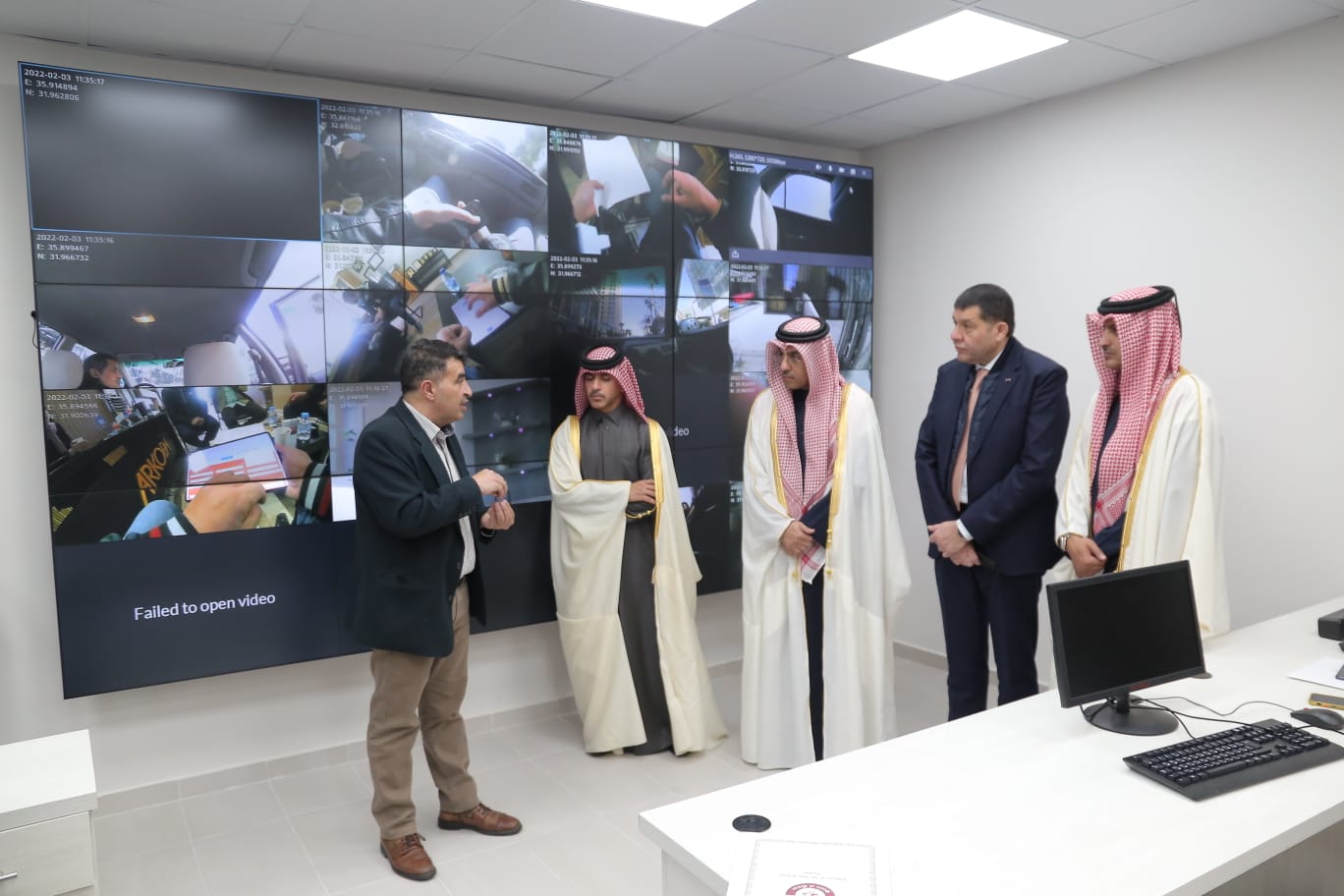 بحث زيادة فرص تشغيل الأردنيين في