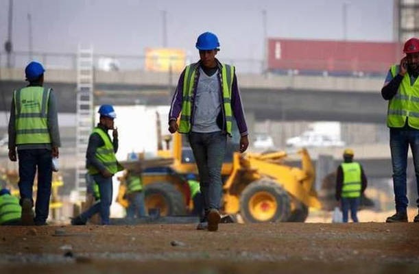 العمالة الوافدة تسأل عن شمولها بالعفو