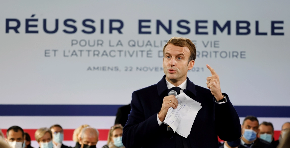 ماكرون يضاعف دعم التبشير في الشرق