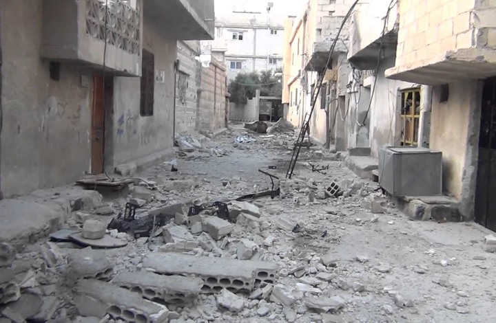 النظام يكثف غاراته على مخيم درعا