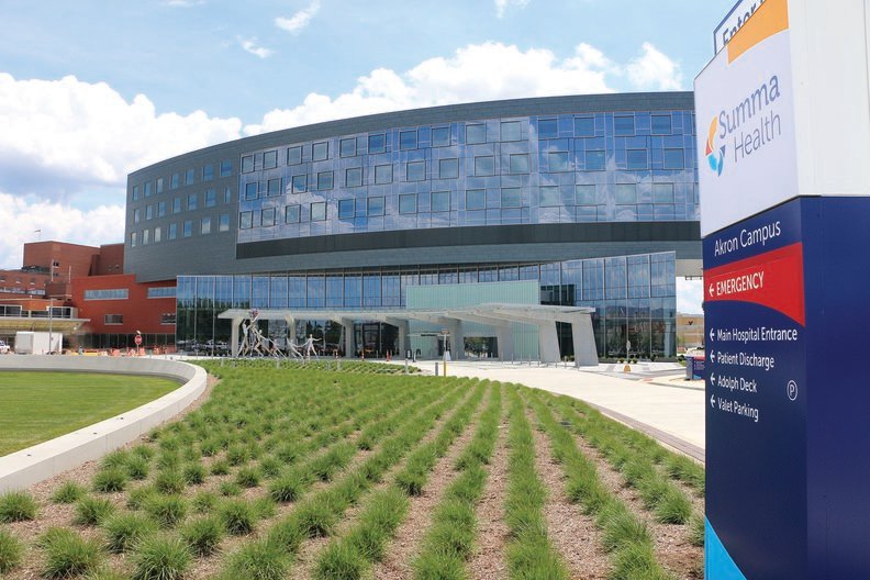 هدية كشفت المفاجأة بعد 30 عاما..