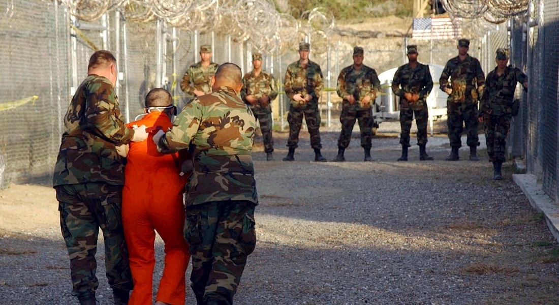 عذب حتى أصبح يعاني من مشاكل