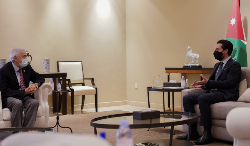 ولي العهد يستقبل رئيس مجلس إدارة