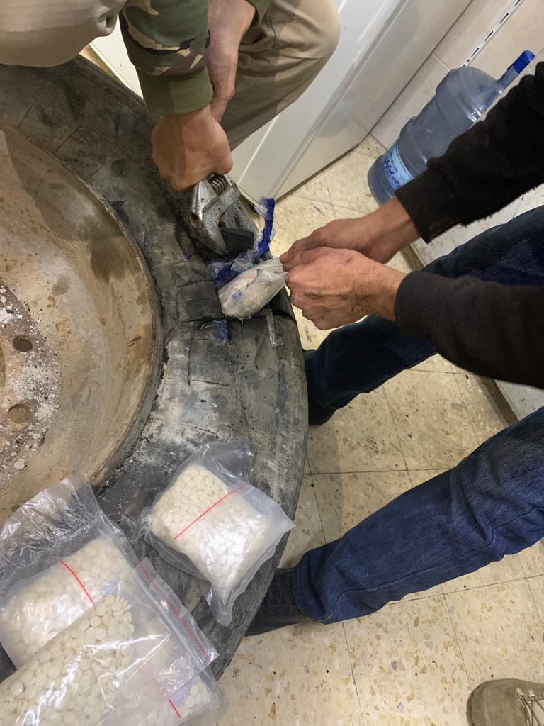 إحباط تهريب مليون حبة مخدرة داخل