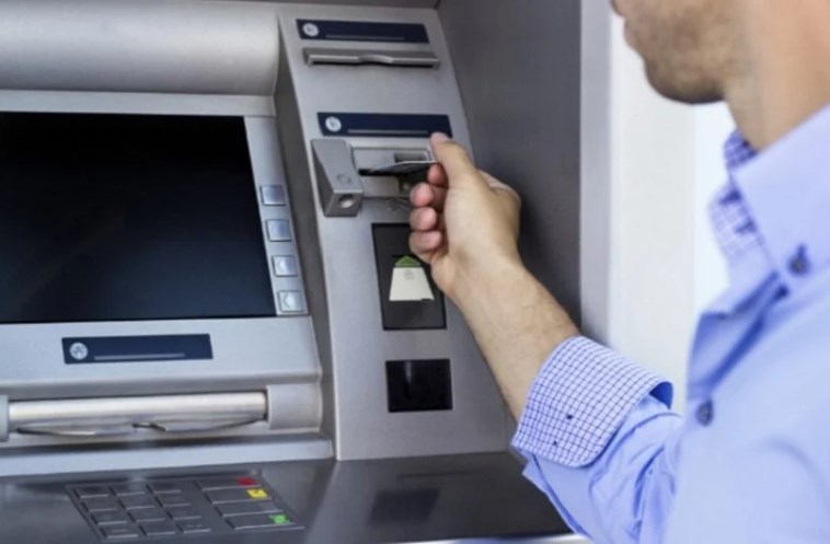 بعد نشر فتاة مناشدة لمساعدة والدها..