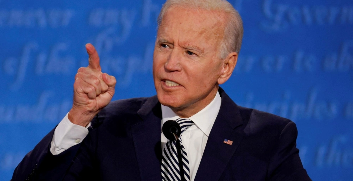 هل بدأ بايدن يتخلى عن الدور