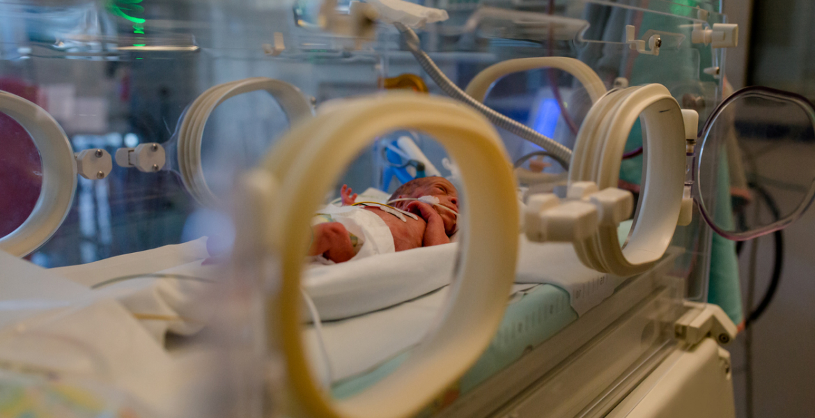 ولدت بجلد يشبه قوقعة السلحفاة إليكم