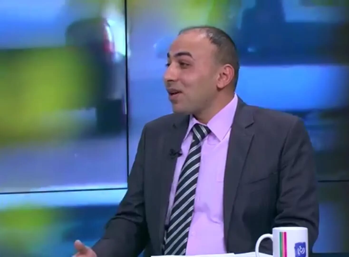 الباص سريع التردد أما نحن سريع