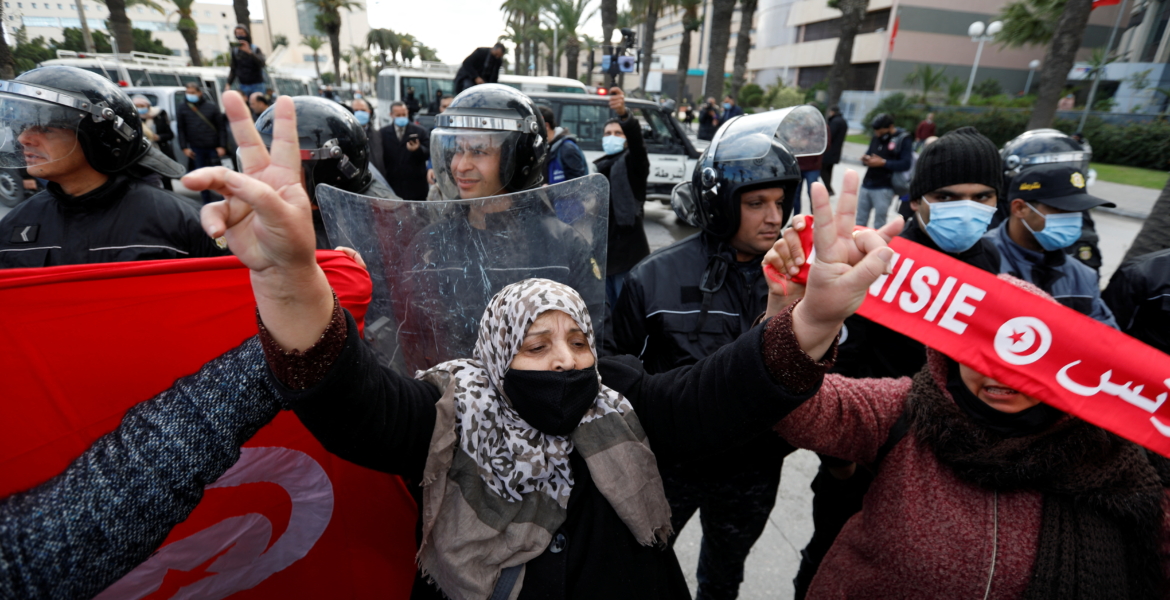 “الاعتقالات السرية تتزايد في تونس وتعيدها