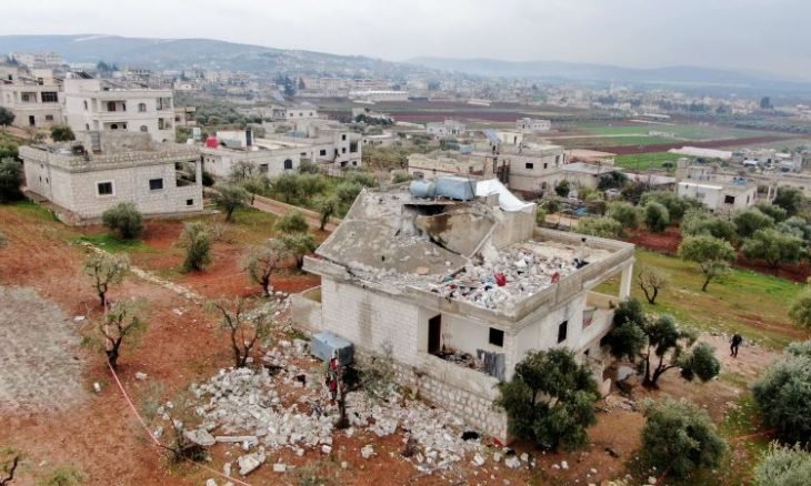 واشنطن بوست: رجل برجل واحدة يتشمس