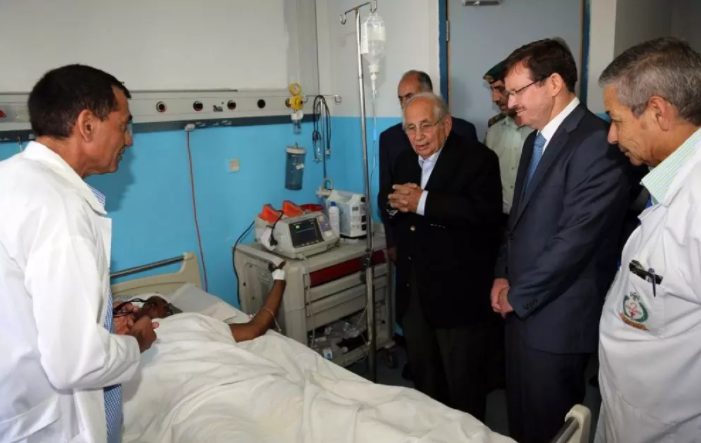 نائب الملك يعود مصابي حافلة المعتمرين