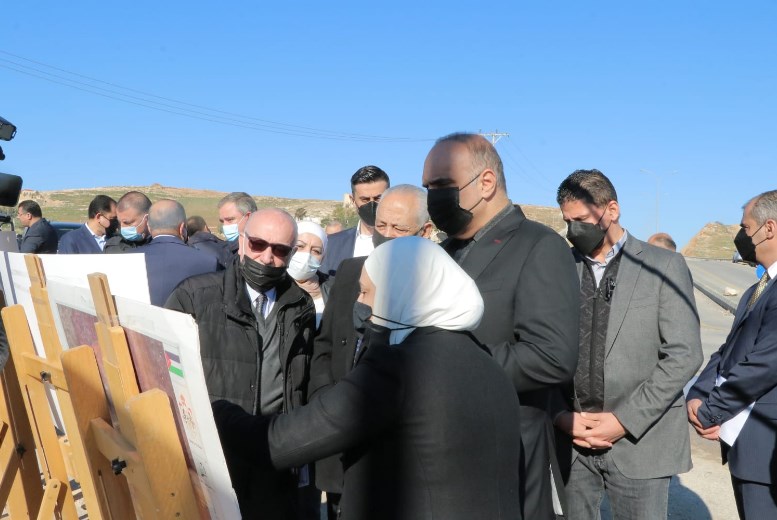 بشر الخصاونة يتفقد مشروع الطّريق الدّائري