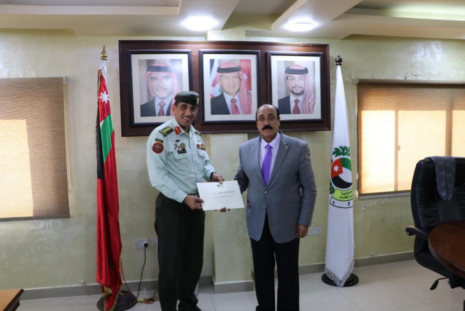 المتقاعدين العسكريين تشيد بتواصل جمعية الملكة