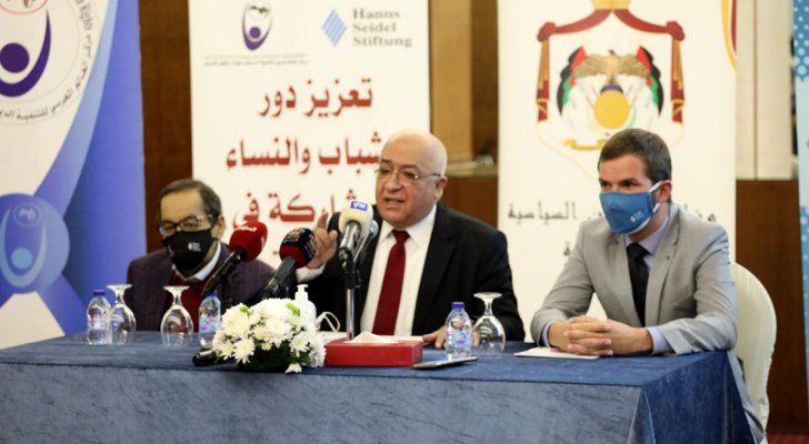 المعايطة يدعو الشباب إلى ضرورة العمل