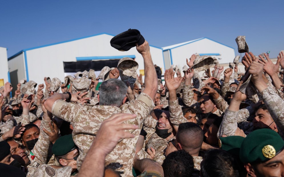 الملك يوجه بصرف 100 دينار لرفاق