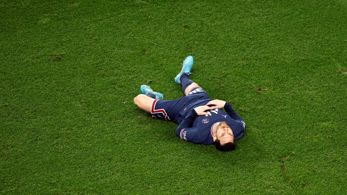 ميسي: أسطورة “تائه” يعيش في الظل