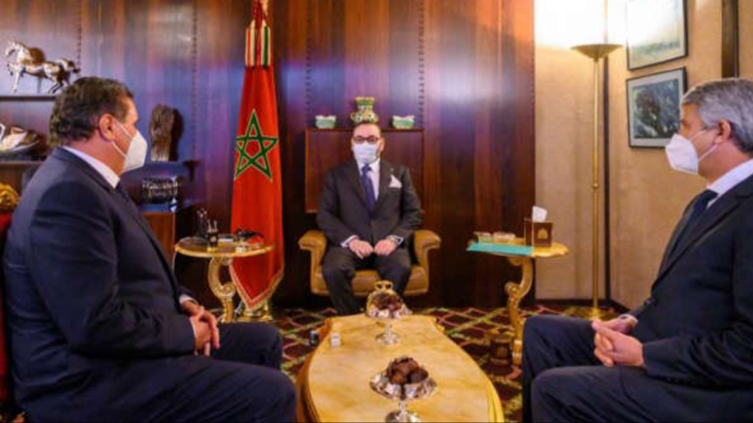 العاهل المغربي يأمر برصد مليار دولار