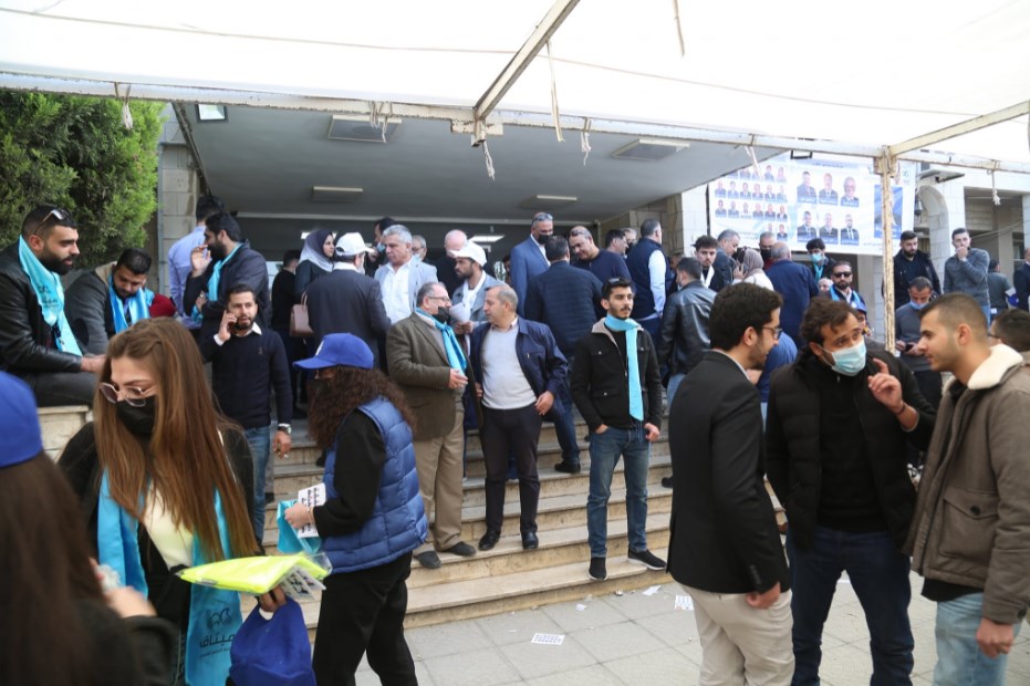 أكثر من 9 آلاف مقترع في