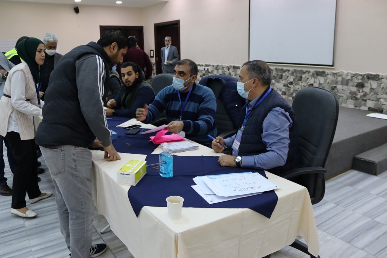 الاسلاميون يخسرون.. البلوي رئيسا والطريفي وبني