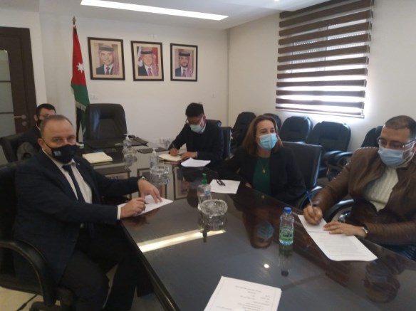 خرفان يلتقي مديرة عمليات الاونروا الأردن