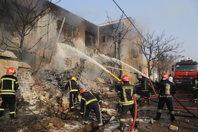 إيران.. 3 قتلى بتحطم مقاتلة عسكرية