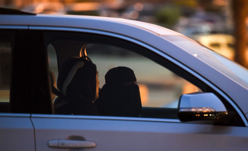 السعودية.. محاكمة شاب استوقف فتاة وصفعها