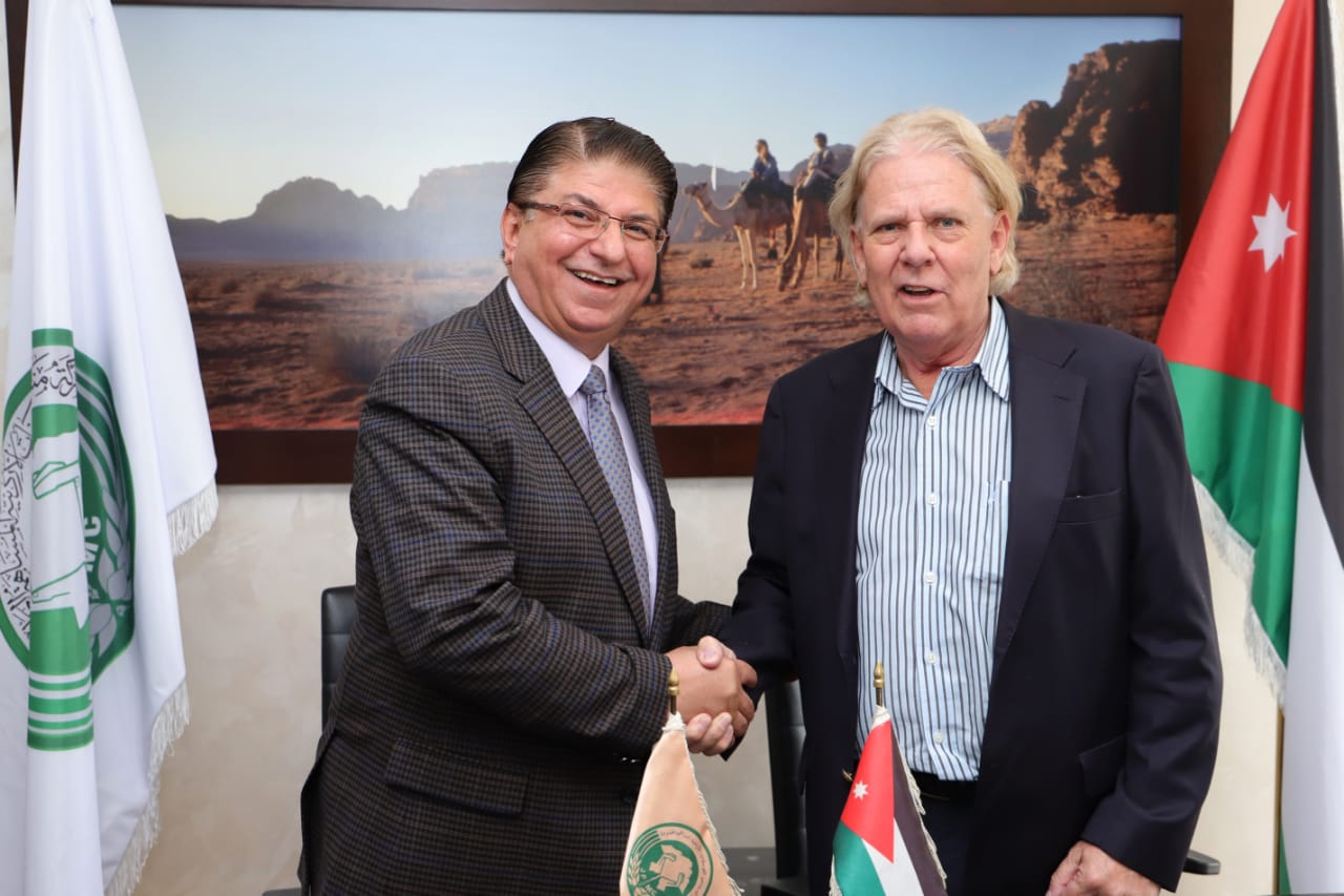 الفوسفات الأردنية والتراد كيب العالمية توقعان