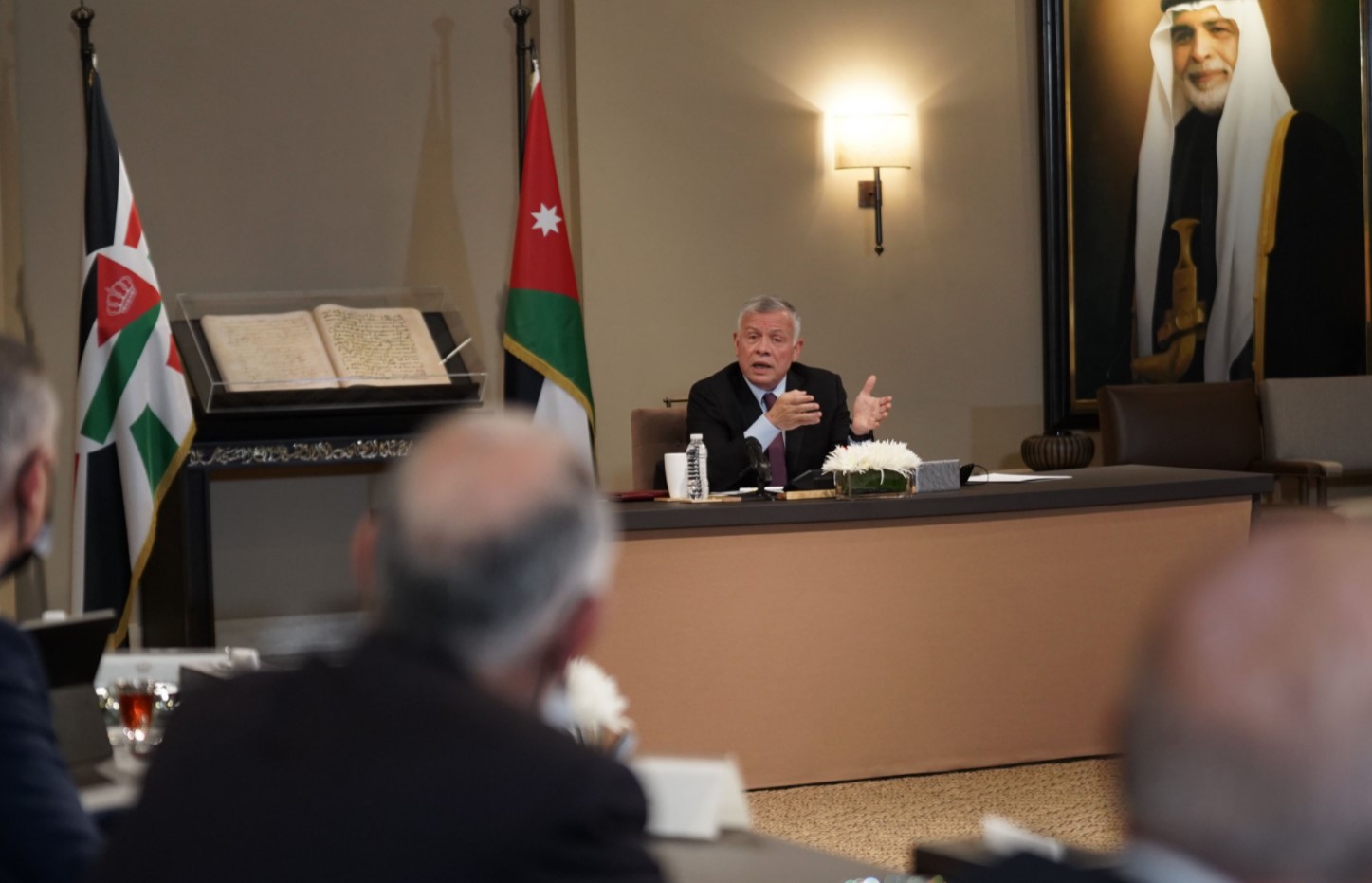 الملك: كلنا رجال في مصنع الحسين