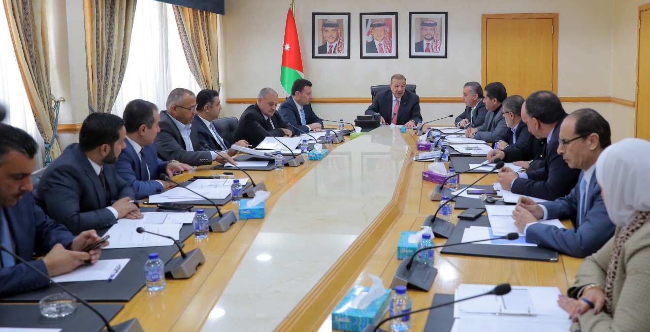 المكتب التنفيذي يناقش عددا من الشؤون