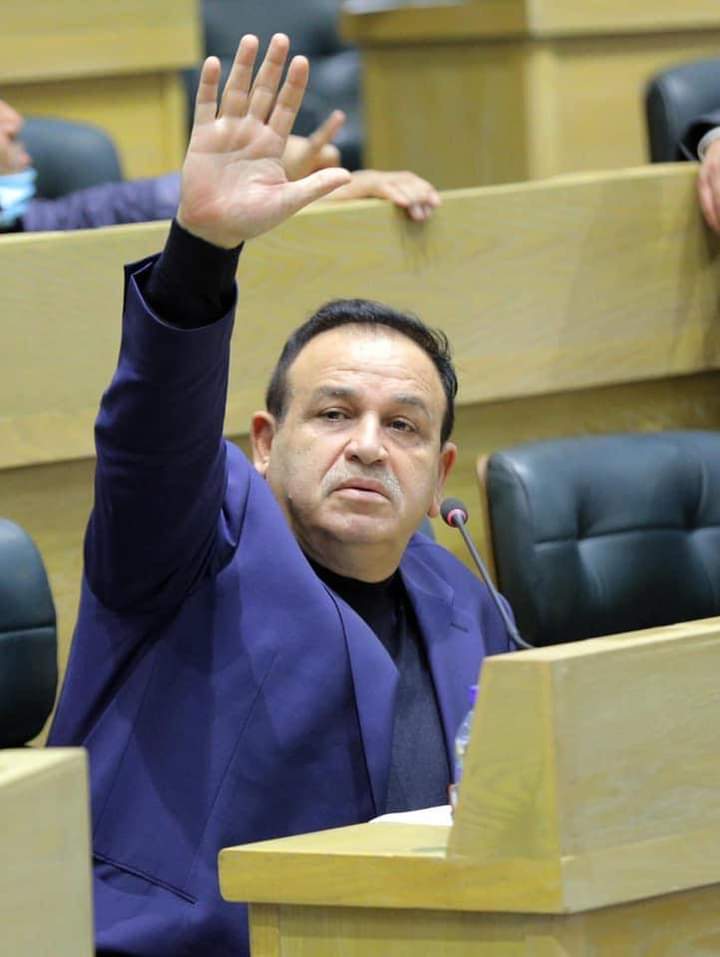 رئيس اللجنة المالية النيابية خلال اجتماع