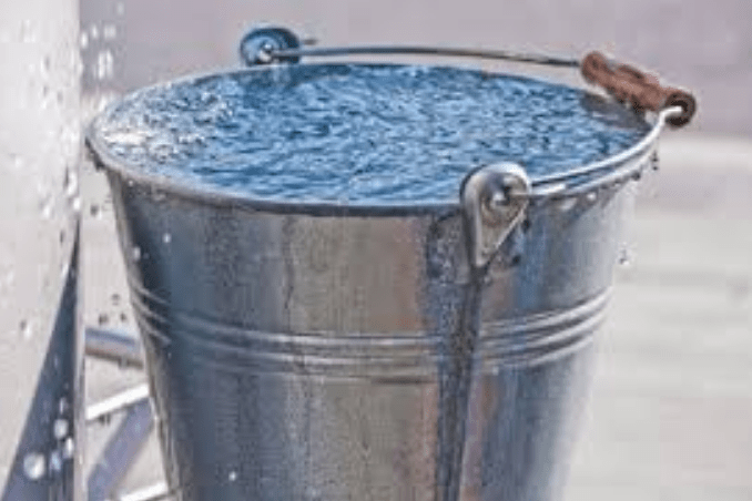 وضع الحروق تحت الماء 20 دقيقة