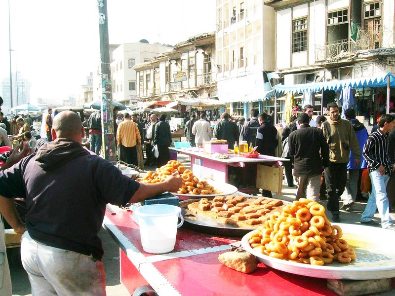 تحذير من تناول الأطعمة المعروضة تحت