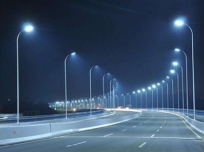 الطاقة: استبدال وحدات إنارة البلديات يوفر