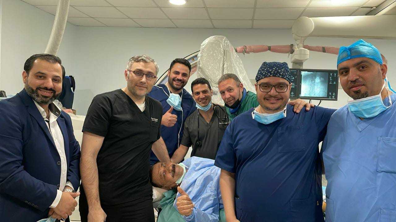 البشير: إجراء أولى عمليات علاج شريان