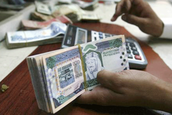 السعودية تبدأ تحصيل رسوم على المرافقين