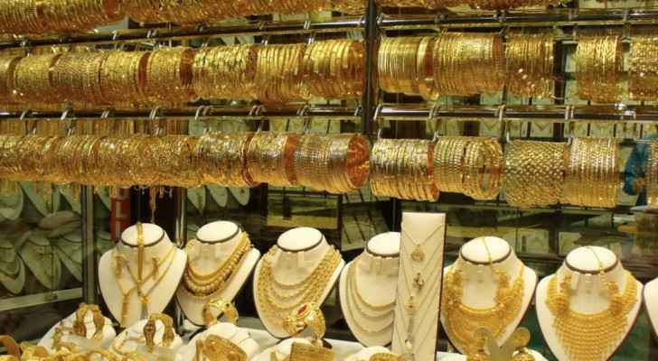 الذهب ينخفض 30 قرشا