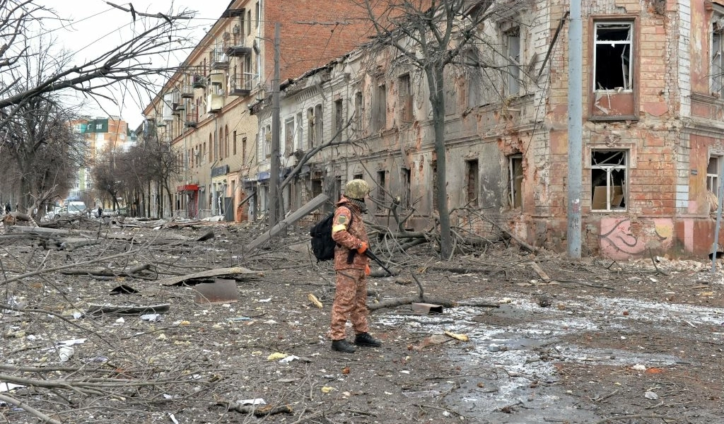 محلات البقالة والأسواق والمباني السكنية كلها