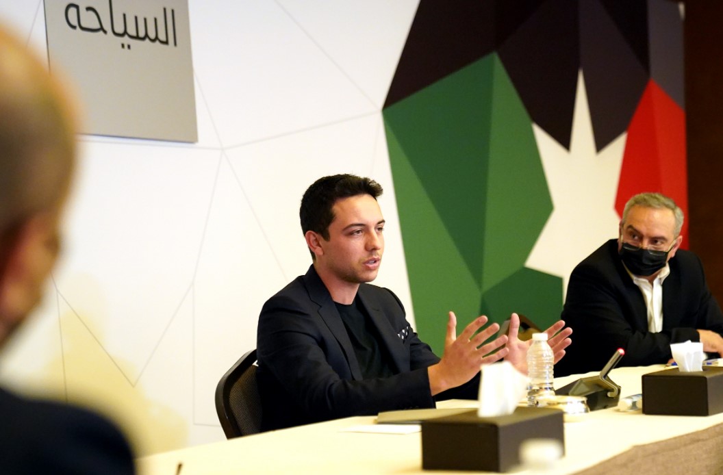 ولي العهد يحضر جانبا من الجولة