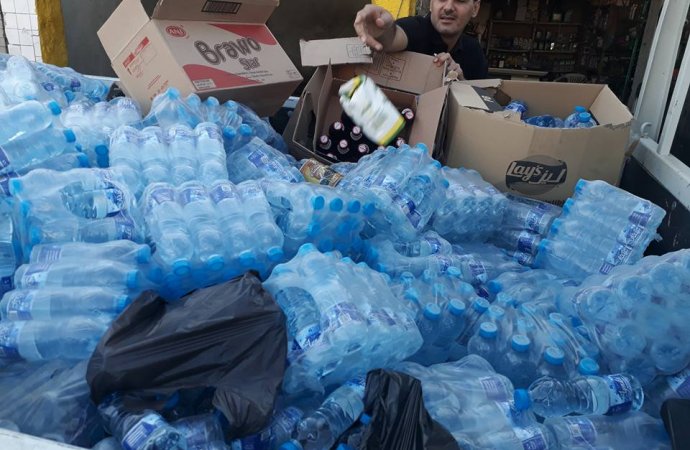 إتلاف طني مواد تموينية منتهية الصلاحية