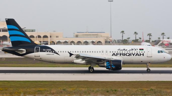 اختطاف طائرة ركاب ليبية على متنها