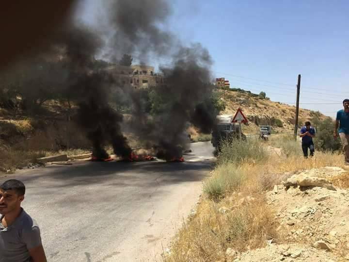 إغلاق طريق الأغوار - العقبة احتجاجا