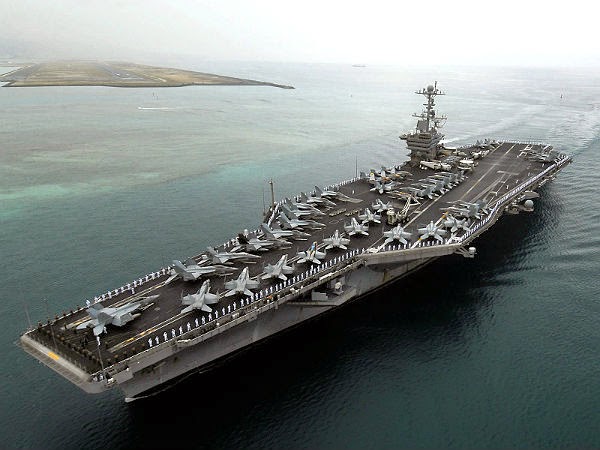 ماذا تفعل حاملة الطائرات الأميركية العملاقة