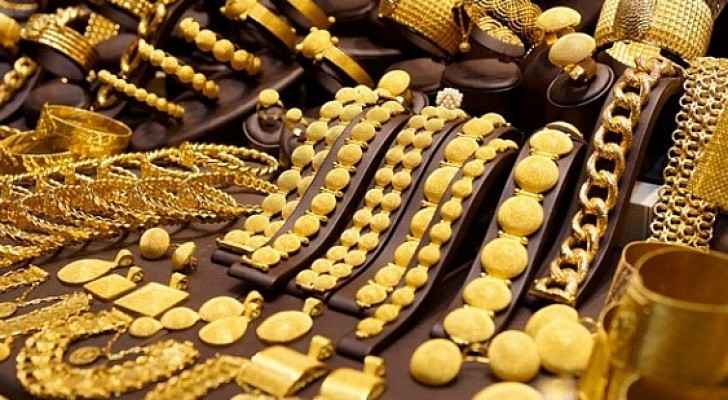 صاروخ كوريا الشمالية يصعد بالذهب