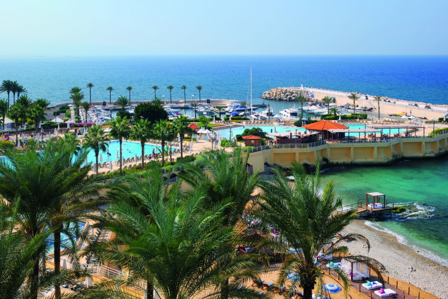 لبنان.. وجهة سياحية إقليمية تهددها درجة