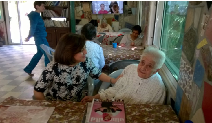 لطوف: لكبار السن مكانة يجلها المجتمع