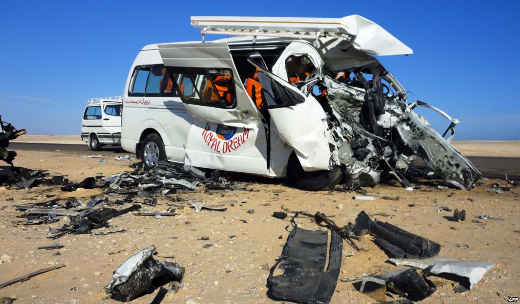 إصابة أردنيين بتدهور حافلة سياحية بمصر