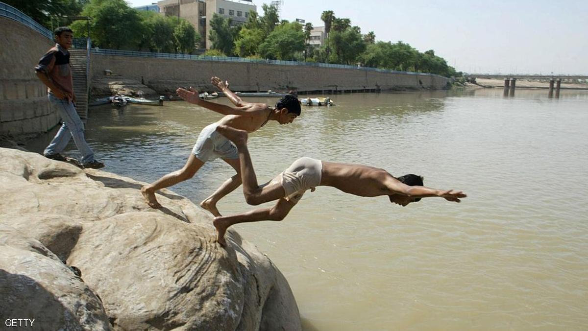 درجة الحرارة بمنطقة عربية تصل لـ60